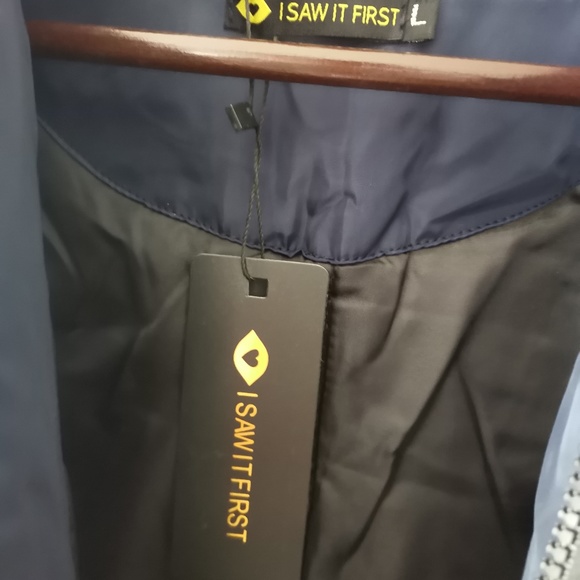 I Saw it First cropped puffer jacket  - NWT (L) - Picture 8 of 13